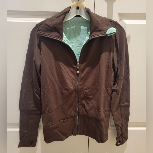 Lululemon full zip reversible sweater/jacket size 6 - Picture 2 of 6